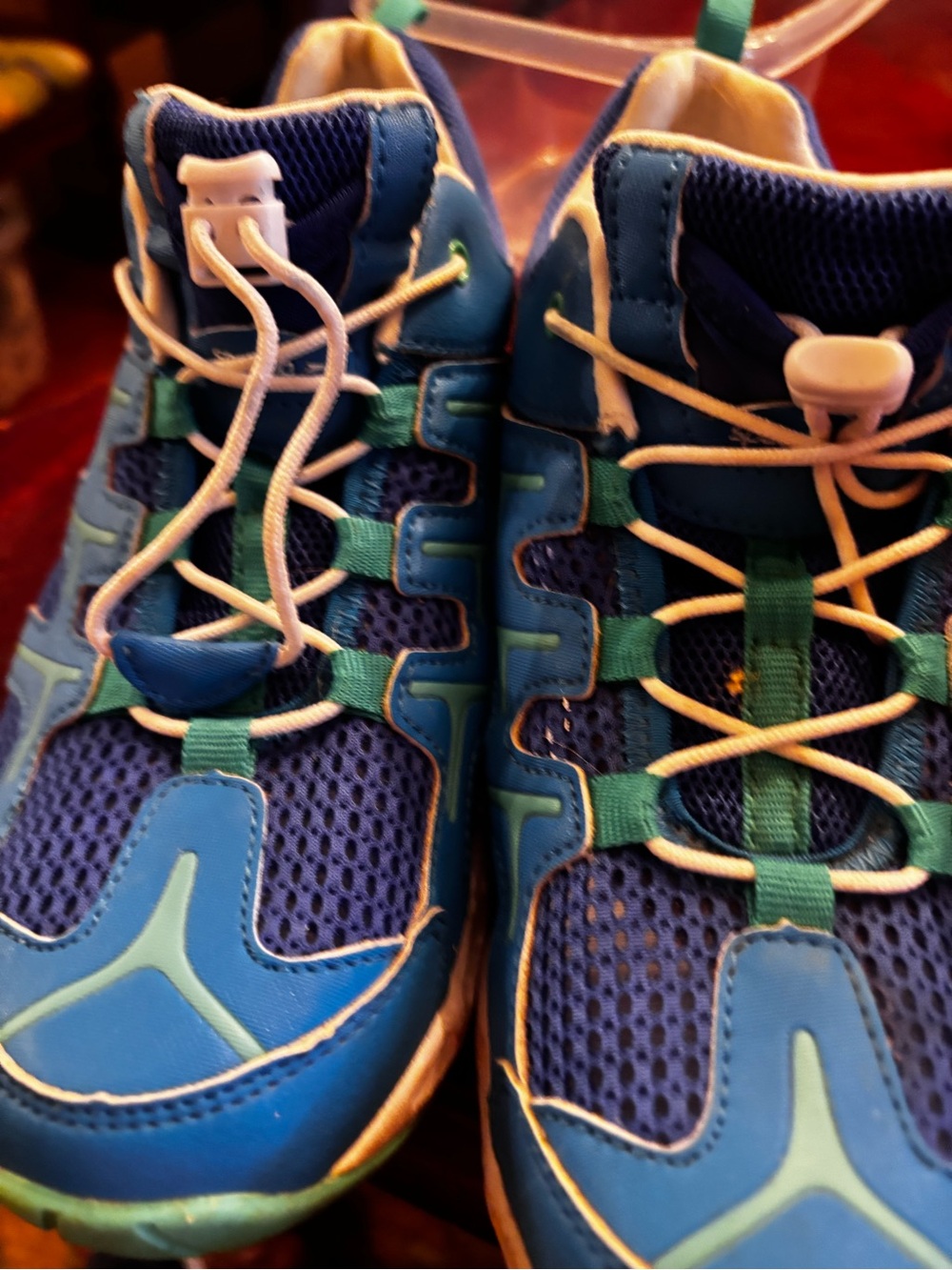 Speedo women’s Teal Athletic Lace-Up Sneakers